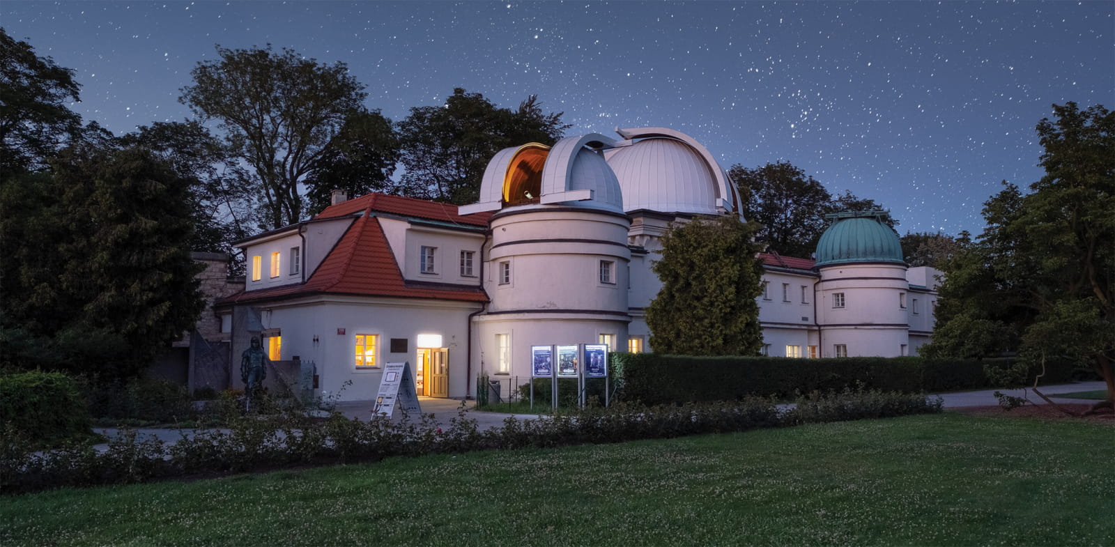 Stefanik Observatory Night