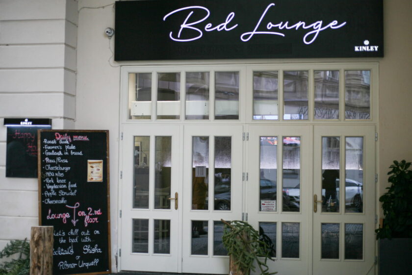 Bed Lounge